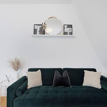 Roomy One Bed Loft Apartment Μπίσοπς Στόρτφορντ Εξωτερικό φωτογραφία